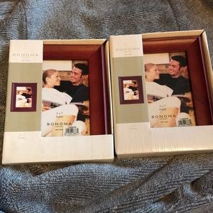 Sonoma 5x7 picture frames (2) New in Box